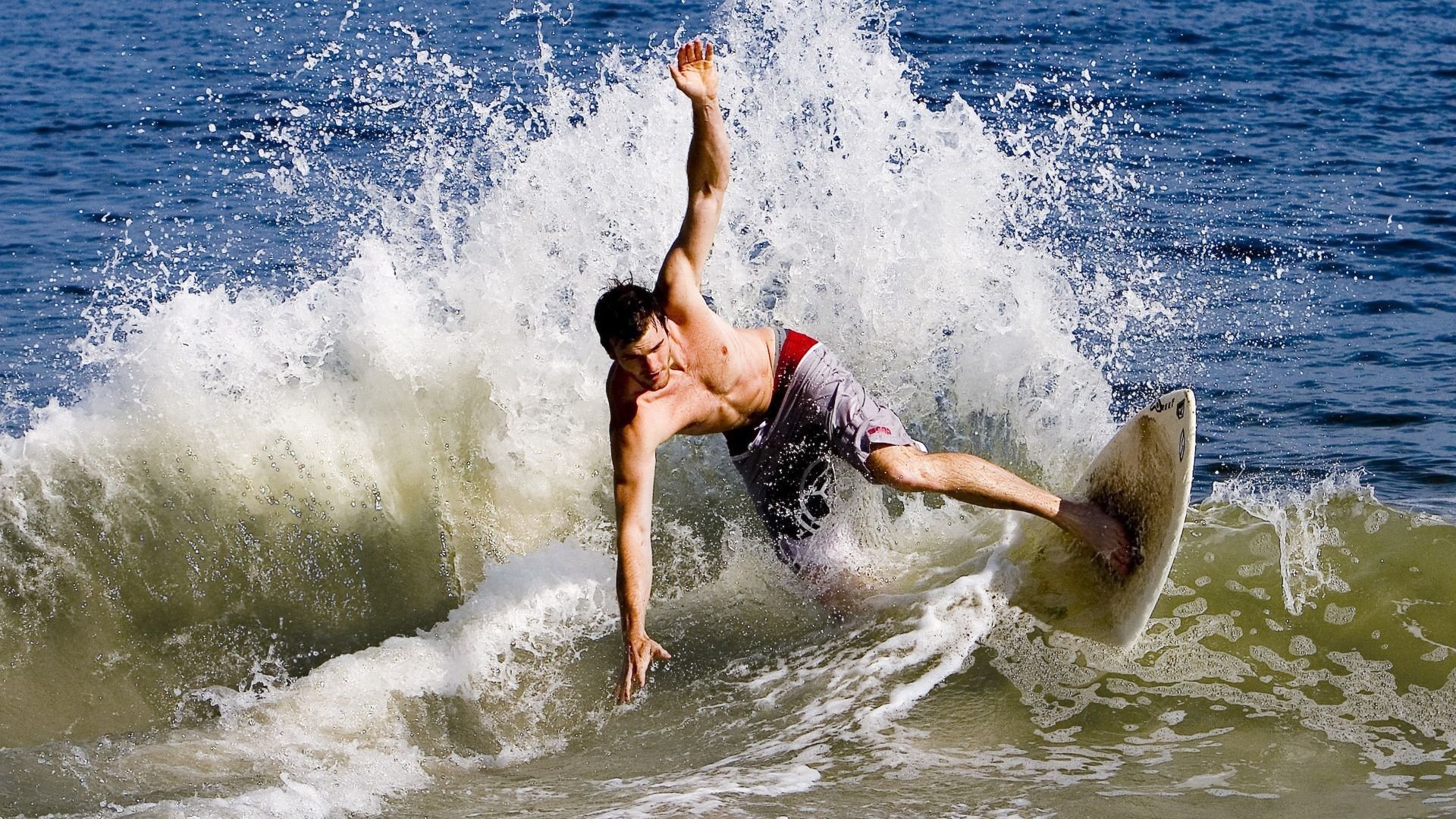 大坂直美在MAD比赛中势不可挡，赛况扑朔迷离引发热议！